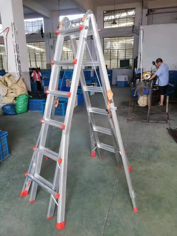 家用伸縮人字梯廠家.jpg