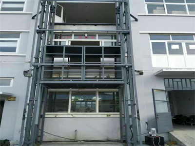 室外导轨式升降机