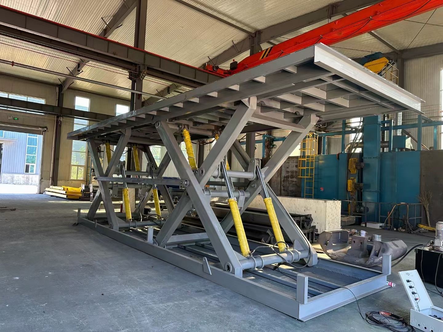 多剪（jiǎn）叉式升降货梯